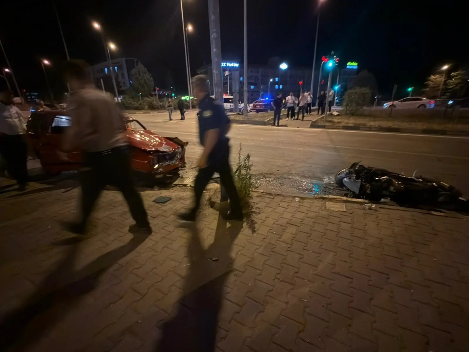 Karabük'te feci kaza: Motosikletli metrelerce sürüklendi