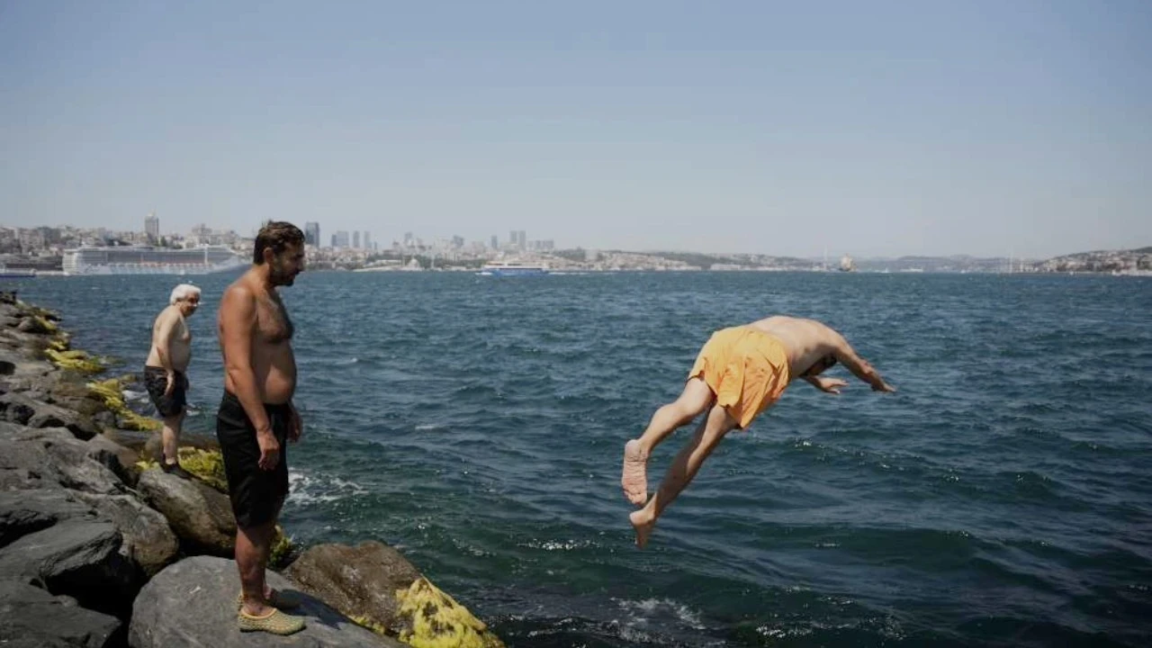 İstanbul'da sıcak hava bunalttı
