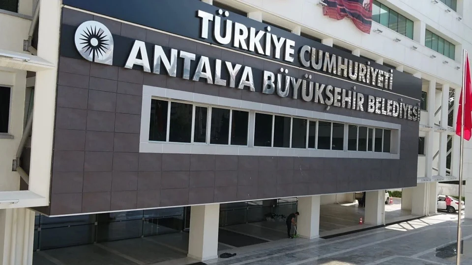 Antalya Büyükşehir Belediyesine yönelik soruşturmada 5 şüpheli tutuklandı | GÜNDEM HABERLERİ