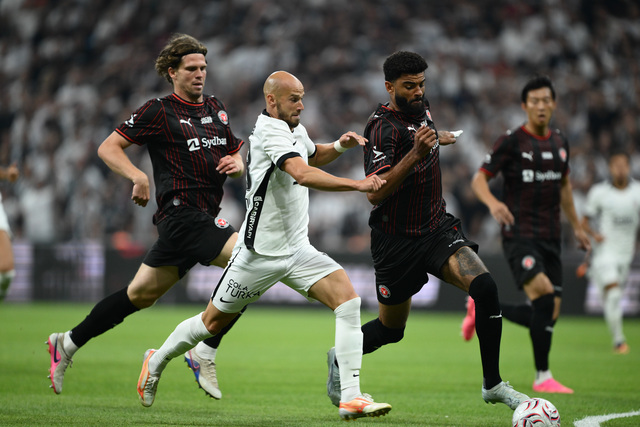 Spor yazarları Beşiktaş'ın Midtjylland galibiyetini yorumladı: Beşiktaş ilk adımı doğru attı!