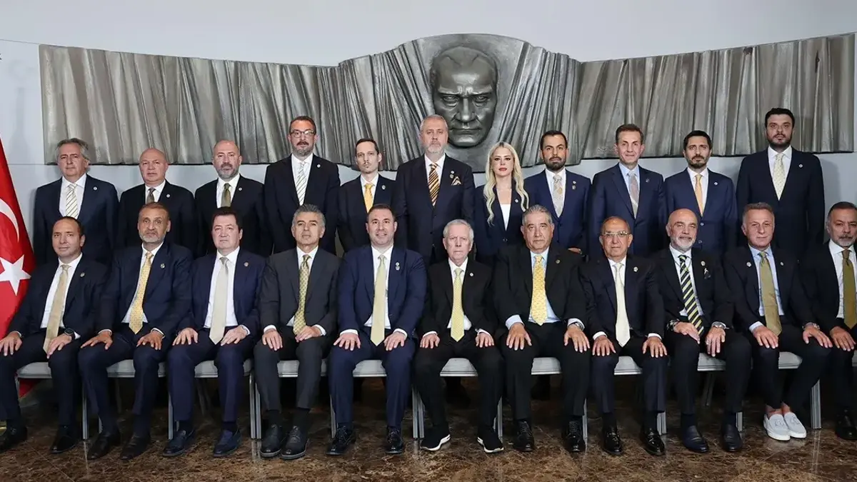 Fenerbahçe Yönetim Kurulu toplantısı sona erdi! Kimin hangi göreve getirildiği belli oldu