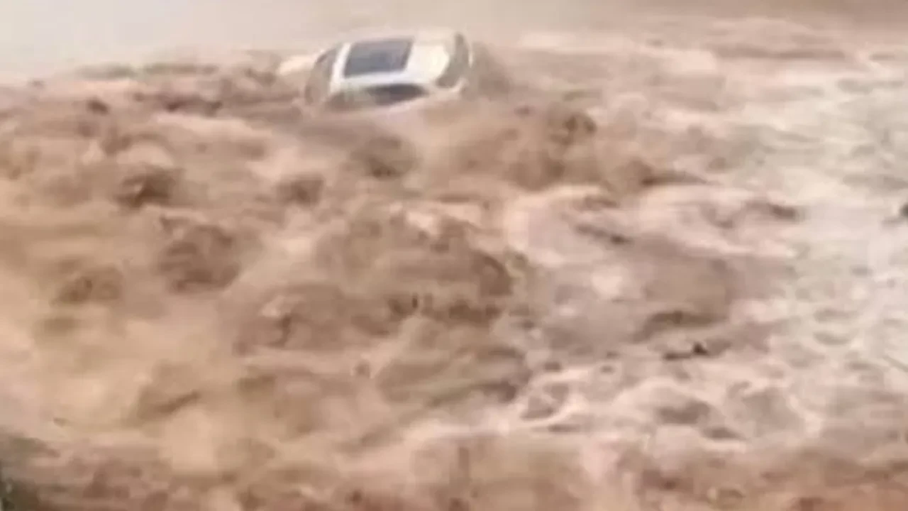 Çin'de sağanak felaketi! Alarm seviyesi yükseltildi: 13 binden fazla kişi tahliye edildi