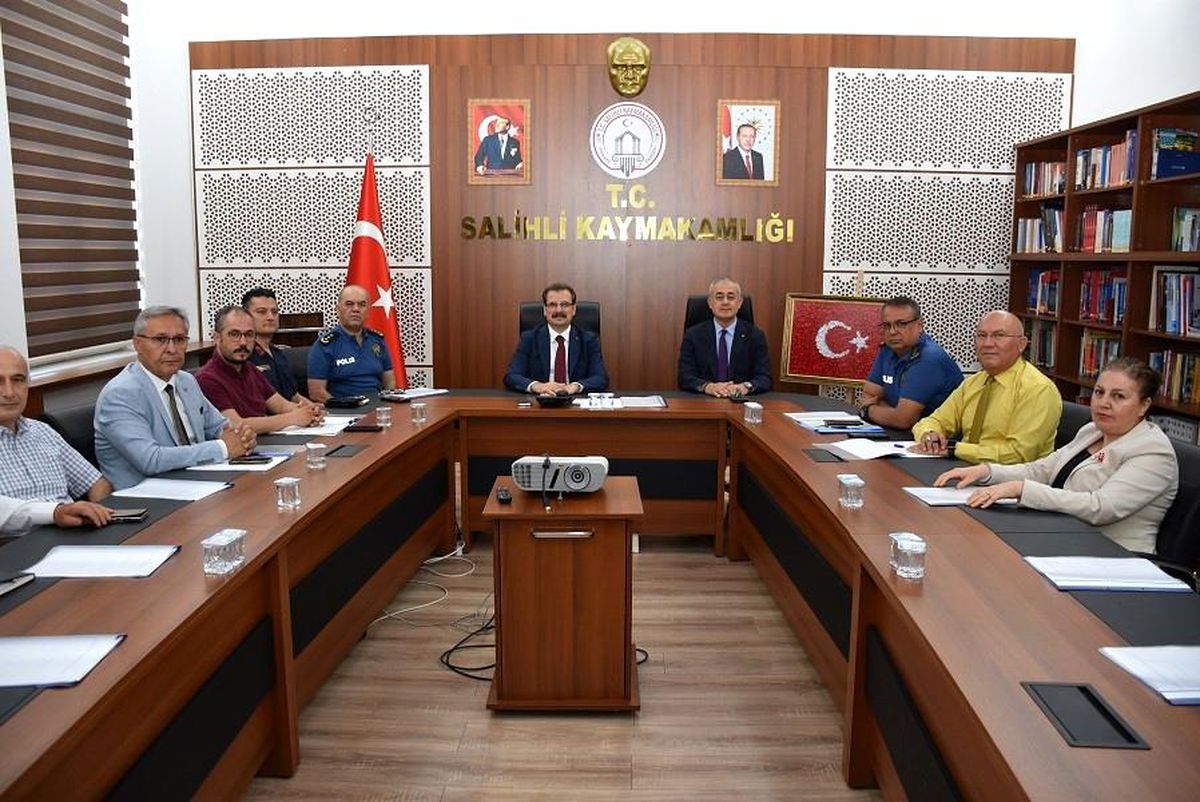 Salihli'de YKS koordinasyon toplantısı gerçekleştirildi