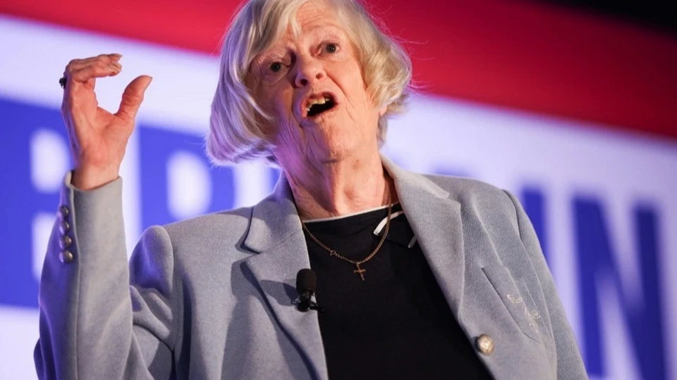 Eski İngiltere bakanı Ann Widdecombe evinde ölü bulundu