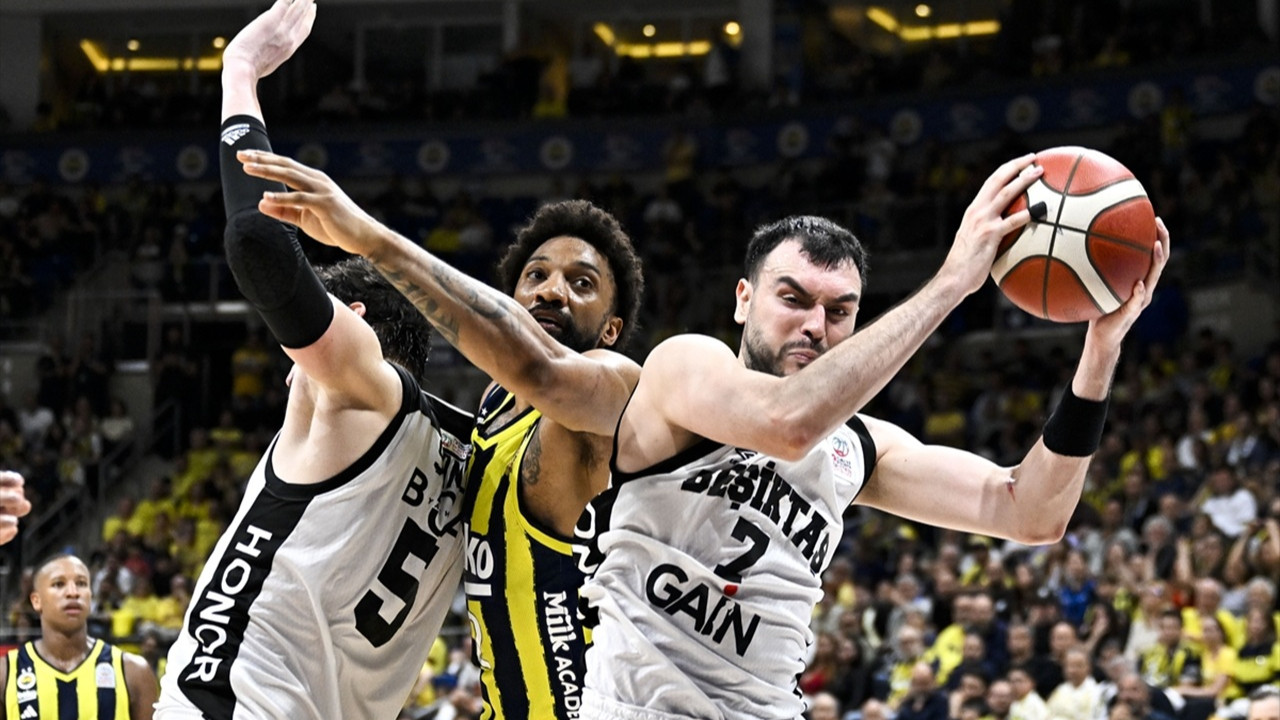 Play-off final serisinde ilk raunt Beşiktaş'ın: Fenerbahçe Beko'yu deplasmanda yendi