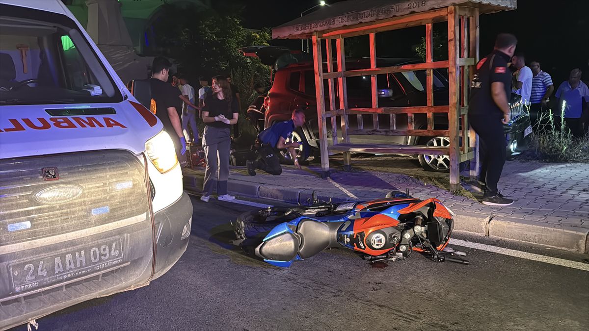 Erzincan'da SUV-Motosiklet Çarpıştı; İki Yaralı