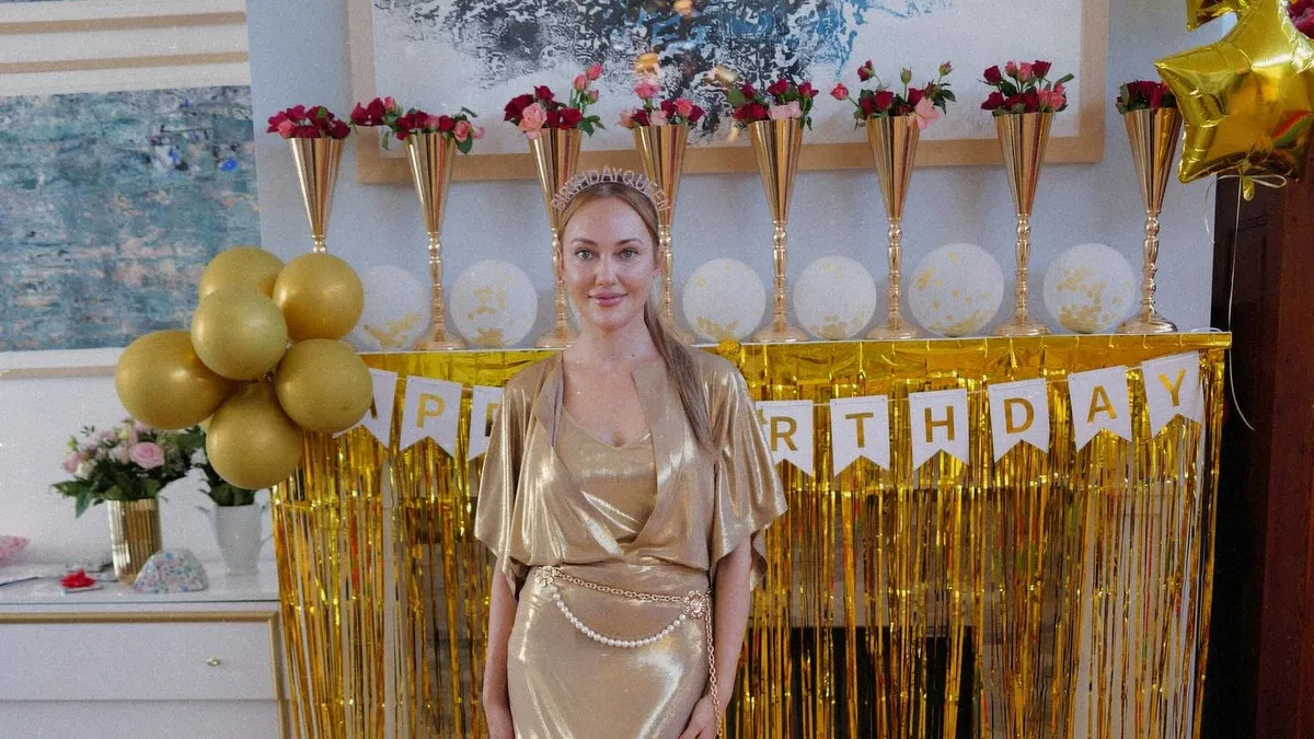 Kız kardeşinin doğum gününü kutladı! Canan Uzerli’yi gören inanamadı!