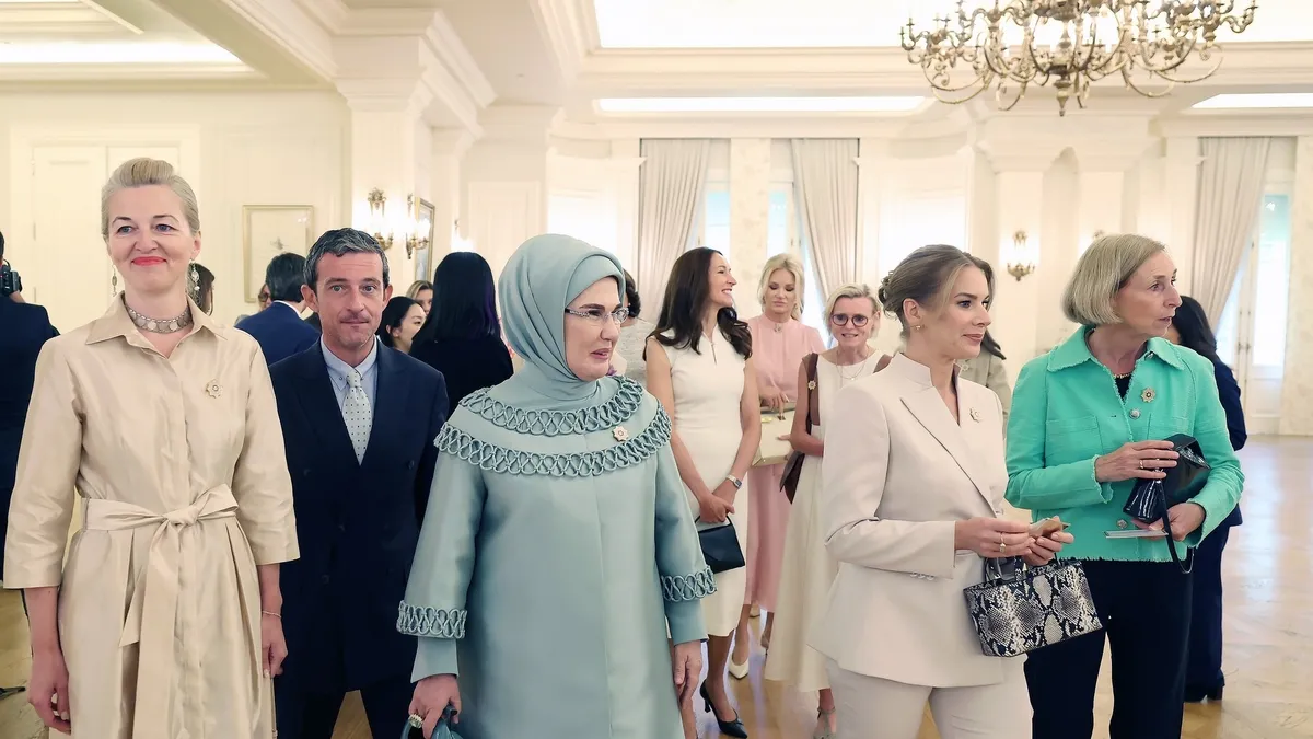 Emine Erdoğan'dan NATO paylaşımı: 'Yeni umutlara kapı aralasın'