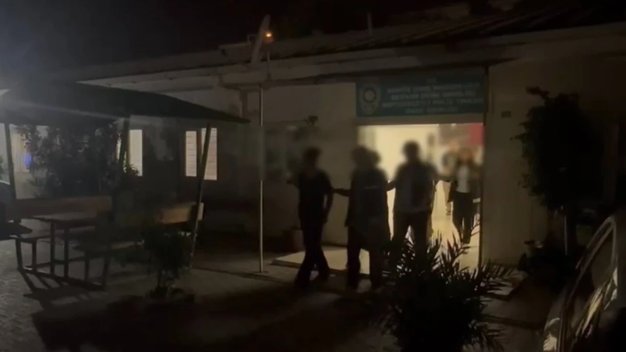 Mersin’de plajda hırsızlık yapan 5 şüpheli Osmaniye’de yakalandı