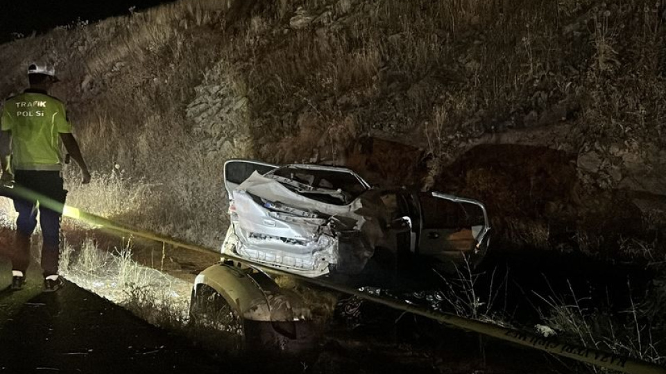 Siverek'te otomobil şarampole devrildi: 3 ölü, 1 yaralı