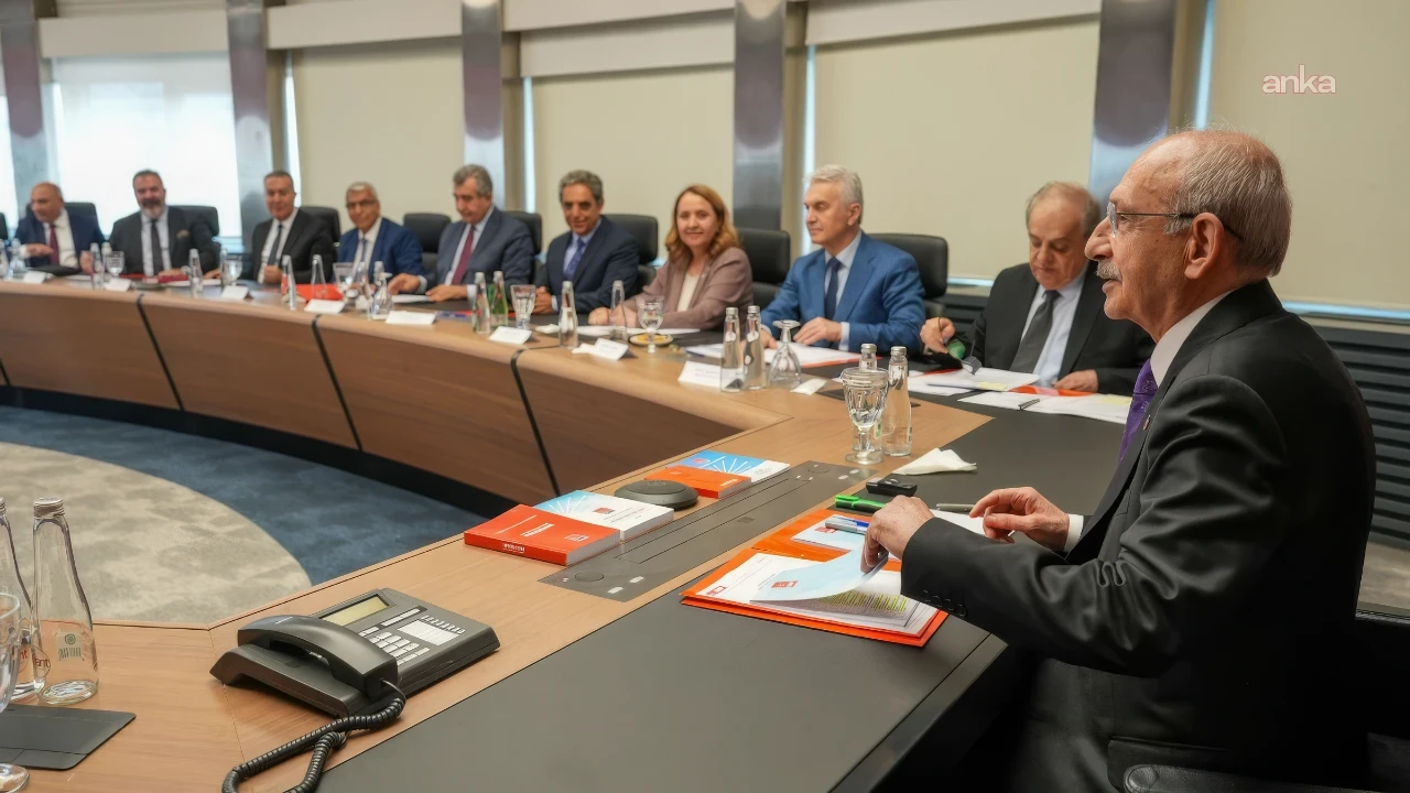 Kemal Kılıçdaroğlu MYK üyeleriyle biraraya geldi