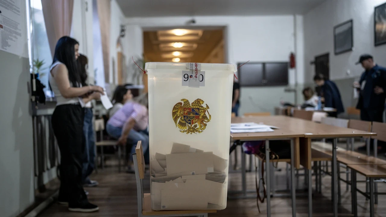 Ermenistan'da ilk sonuçlar geldi! Paşinyan açık ara önde