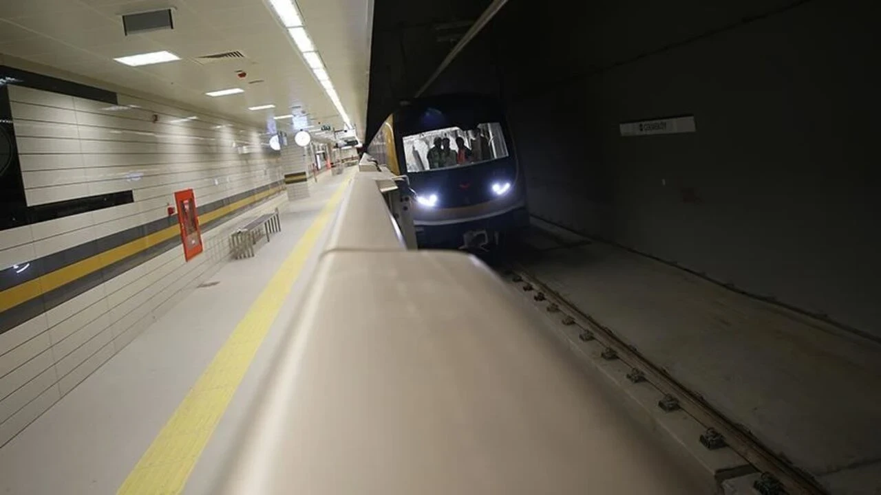 Havalimanı yolcuları dikkat: Metro seferleri 5 gün boyunca geçici olarak durduruldu, M11 metro hattı, M11 havalimanı metrosu