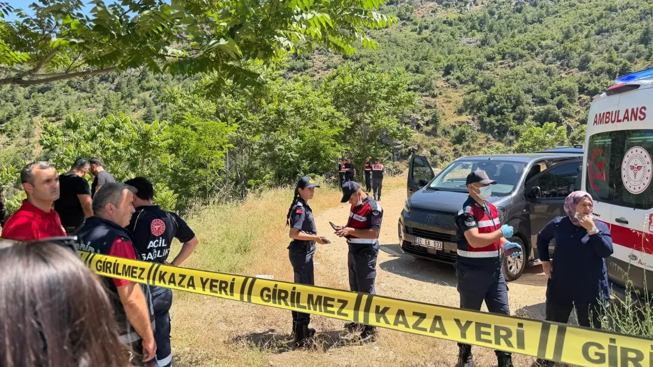 Isparta'da sır dolu ölüm: 2 gencin cansız bedeni park halindeki araçta bulundu