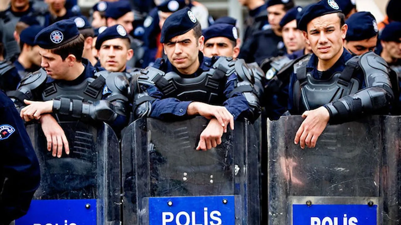 Emniyette büyük atama! 19 binden fazla personelin yeri değişti