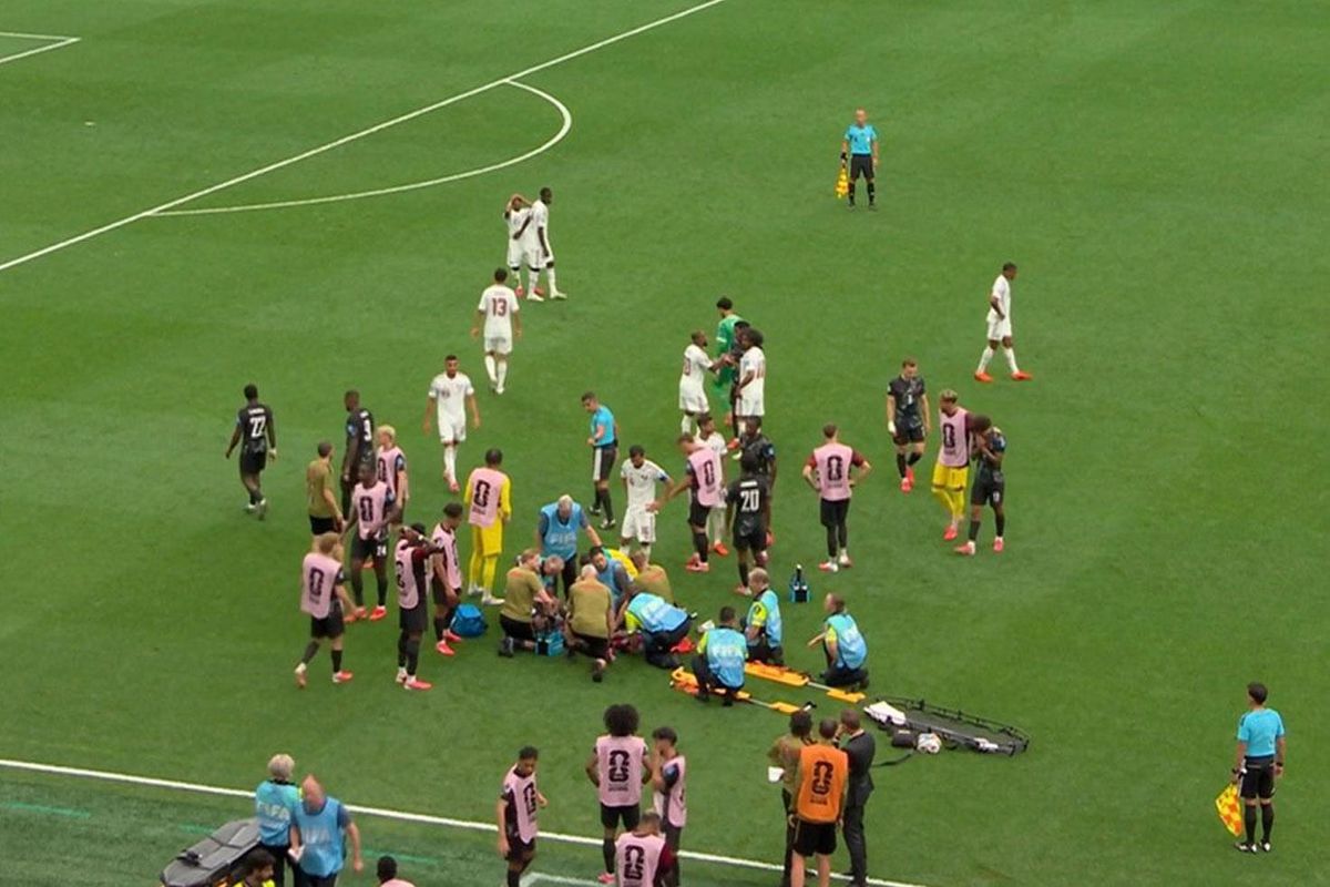 Dünya Kupası'nda büyük şok! Yıldız futbolcunun ayağı kırıldı