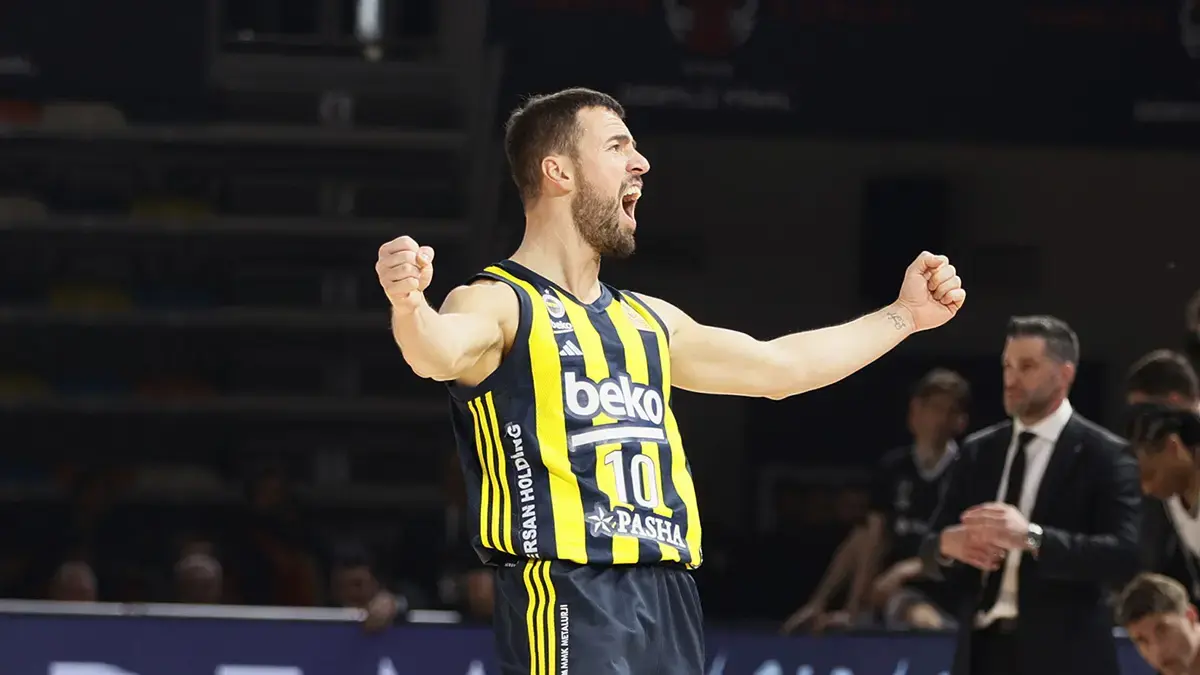 Fenerbahçe, kaptan Melih Mahmutoğlu'nu kadroda tuttu