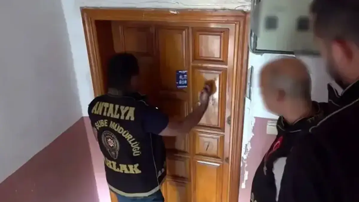 2 ilde eş zamanlı ‘Son Durak’ fuhuş operasyonu: 35 kadın kurtarıldı, 14 şüpheli tutuklandı