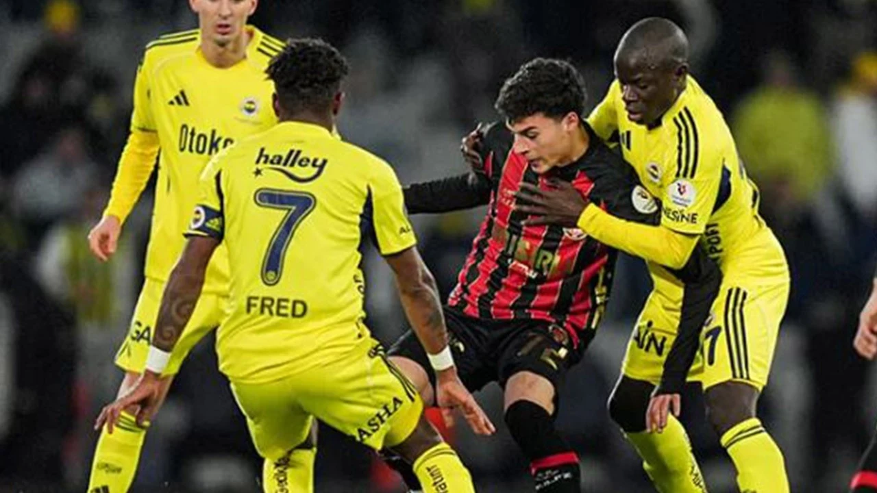 Fenerbahçe'nin yıldız orta sahasını isteyen kulüpten ilk resmi açıklama geldi