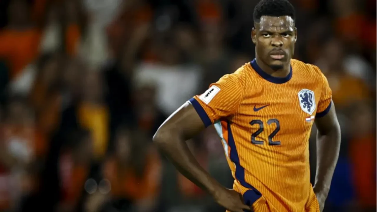 Real Madrid, Denzel Dumfries'i kadrosuna kattı!