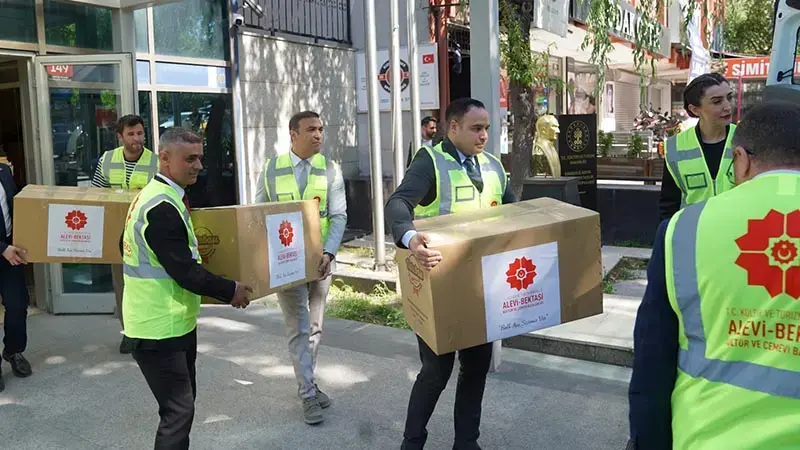 Cemevlerine 41 bin kişilik aşure malzemesi sağlandı