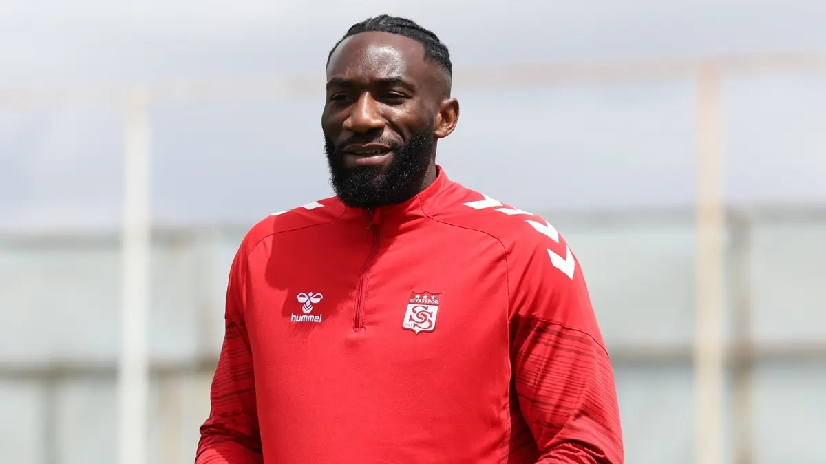 Sivasspor, Appindangoye'nin sözleşmesini yeniledi