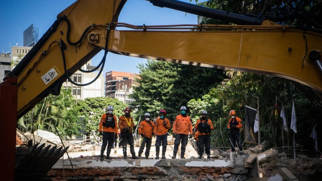 Venezuela depreminde can kaybı 920'ye yükseldi