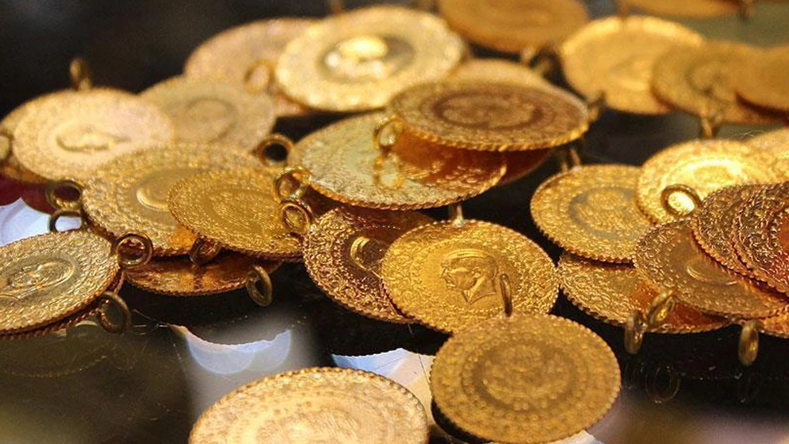 Piyasalarda kırmızı alarm: Altın 7 ayın dibine indi, Bitcoin’de sert satış başladı