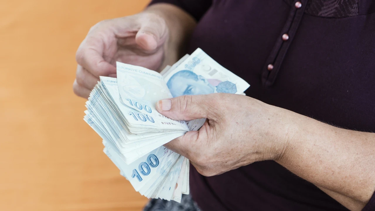 En Düşük Emekli Maaşı İçin Yeni Rakam Belli Oldu! Kanun Teklifi TBMM Komisyonunda