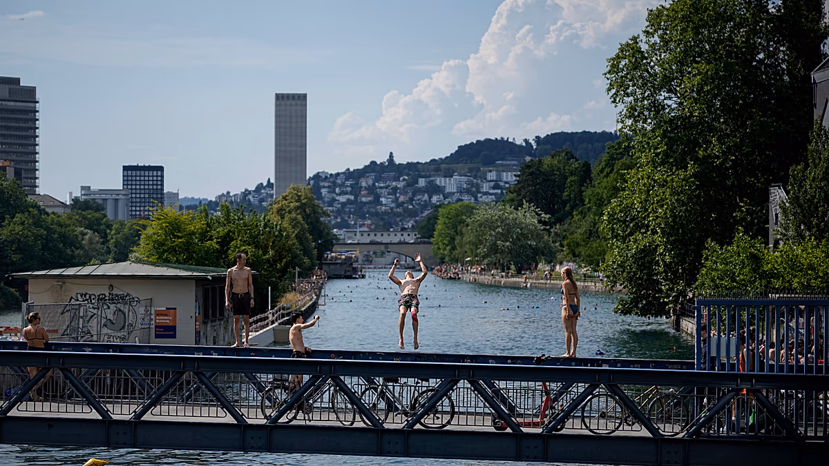 Avrupa kavruluyor: Paris'te alkol yasağı, İspanya'da alarm