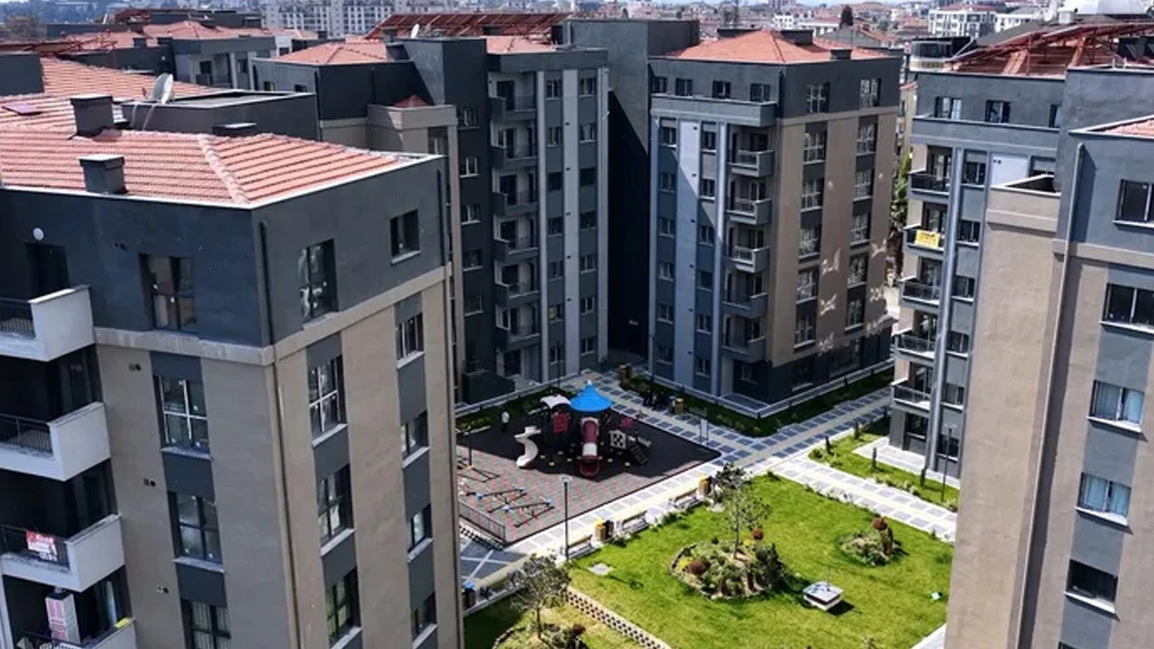 Bakan Kurum'dan Tuzla paylaşımı: Mutlu sonla biten bir kentsel dönüşüm hikayesi daha... 232 konut, 31 iş yeri teslim edildi!