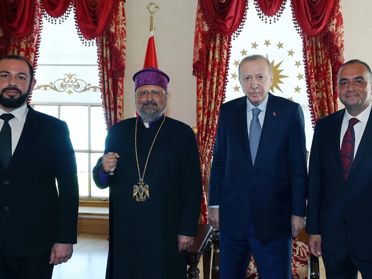 Cumhurbaşkanı Erdoğan, Türkiye Ermenileri Patriği Sahak Maşalyan'ı kabul etti