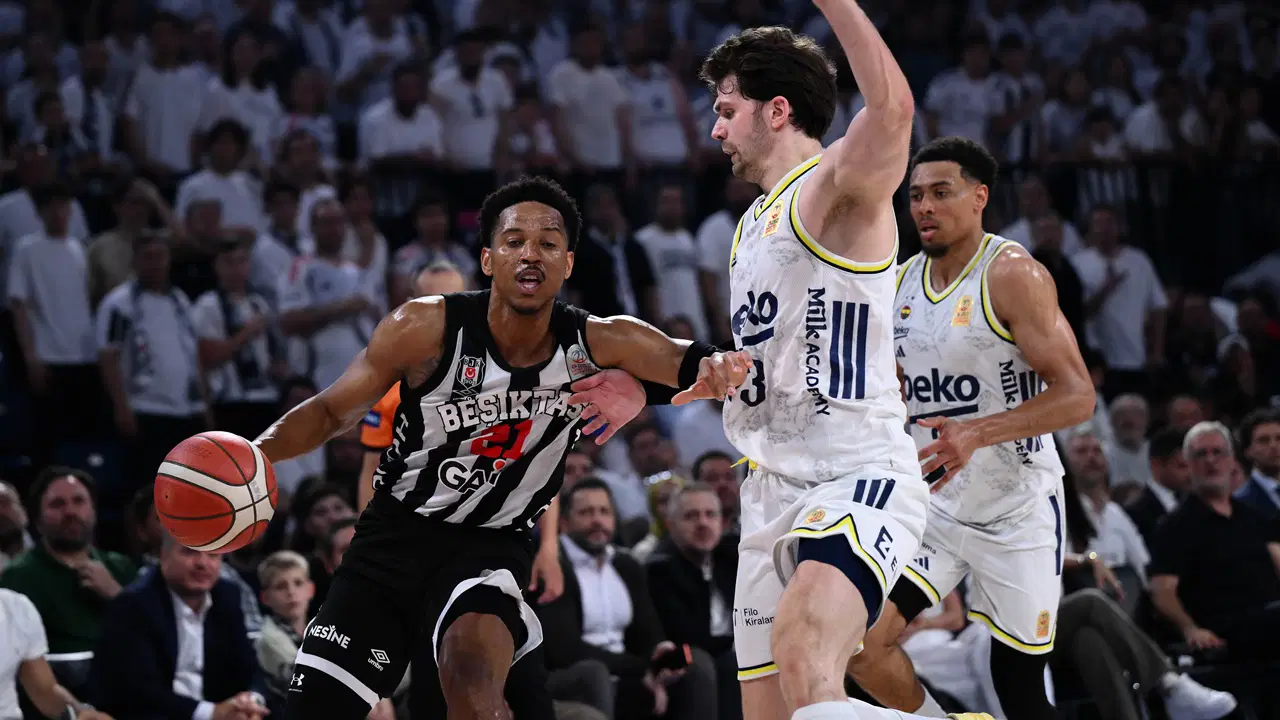 Final serisinde avantajı kaptı: Fenerbahçe Beko, Beşiktaş GAİN'i deplasmanda devirdi