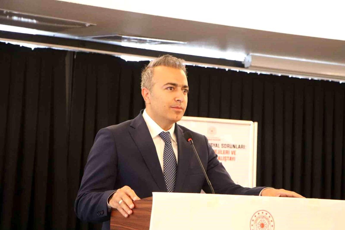Karaman'da "Sosyal Sorunlar" çalıştayı düzenlendi