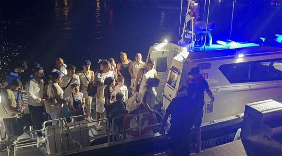 Fethiye açıklarında 25 düzensiz göçmen yakalandı