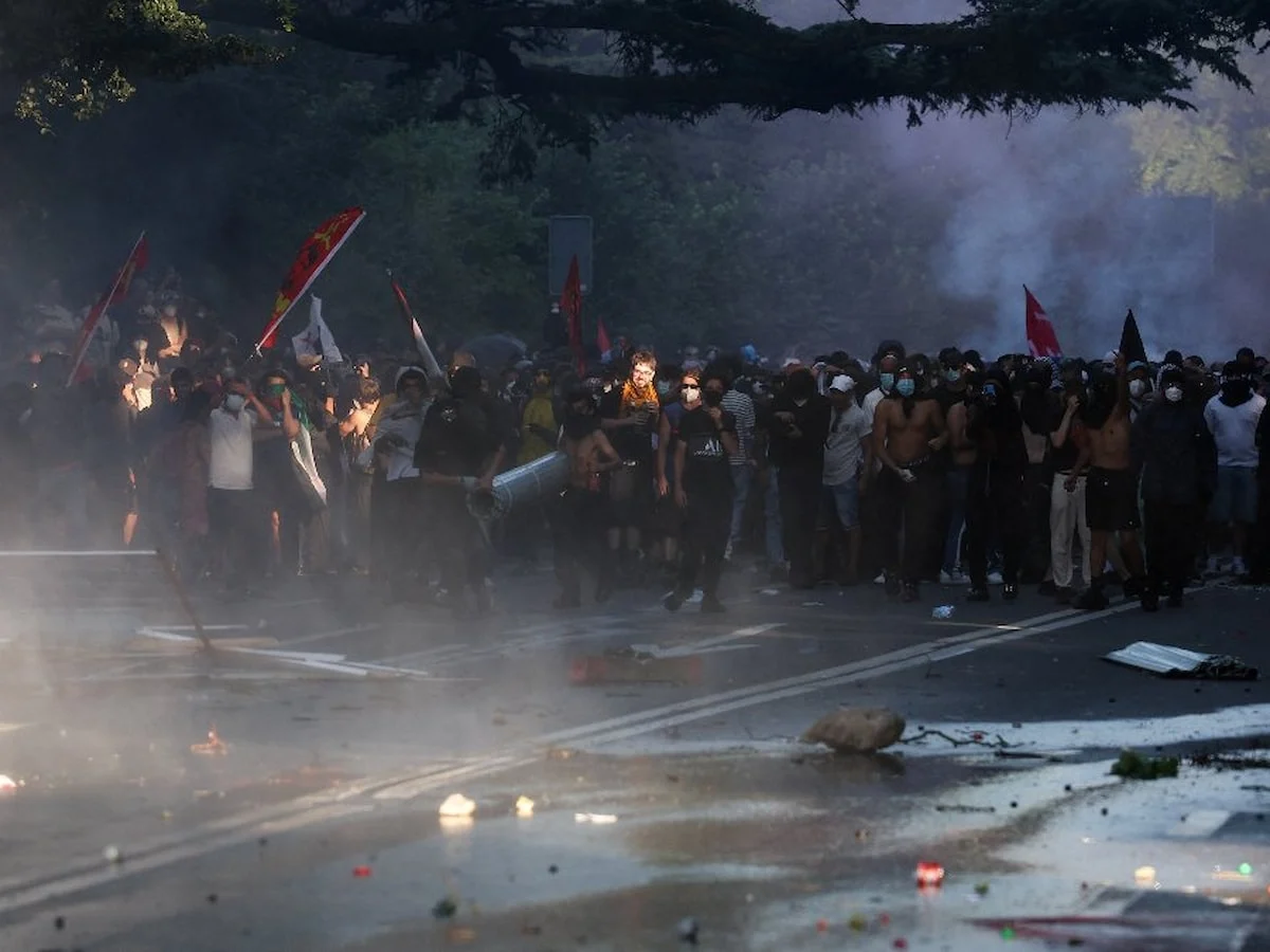 Cenevre'de G7 protestosu biber gazlı müdahaleyle sona erdi