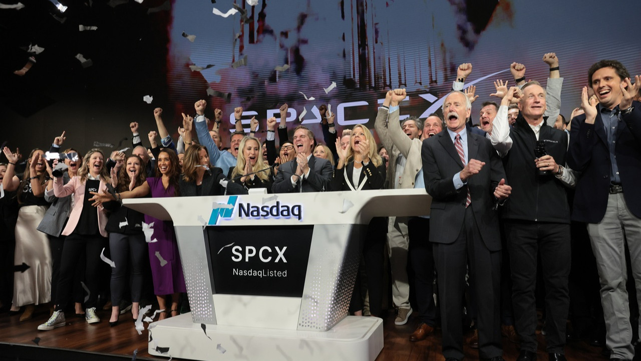SpaceX'ten tarihin en büyük halka arzı: Göstergeler açılışta hisse başı 162 dolar seviyesini işaret ediyor