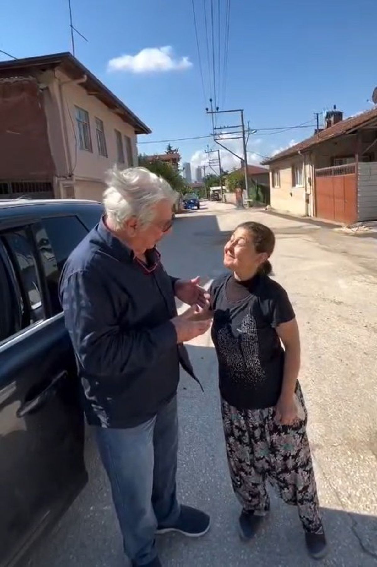 Yol Tarifi İsterken Mavi Yumurta Hediye Aldı