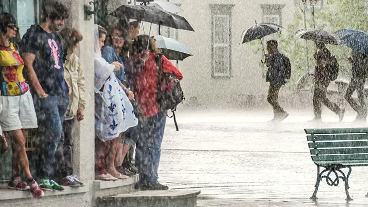 Meteoroloji'den yeni yağış uyarısı! 3 gün etkili olacak, sıcaklık düşecek