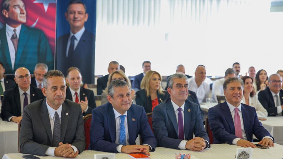 Mansur Yavaş, Yeni Parti'ye katılacak mı? Özgür Özel'den yanıt