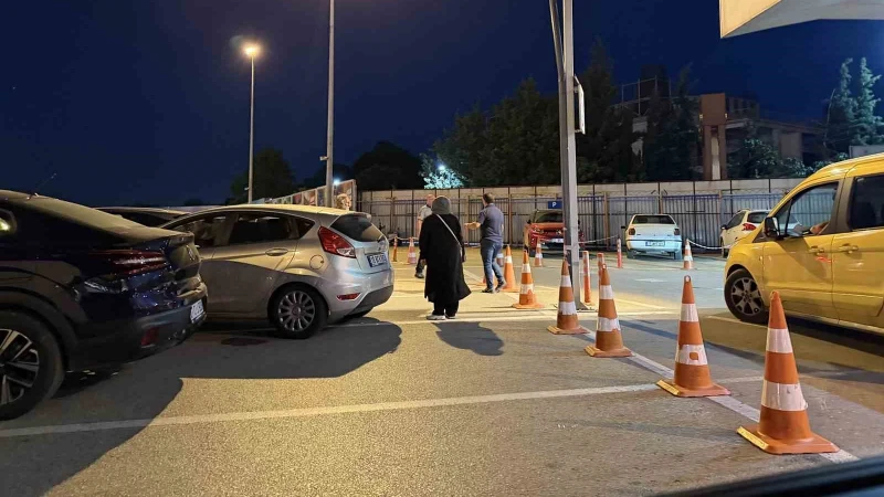 İDO seferlerinde gecikme: Yolcular terminalde bekledi