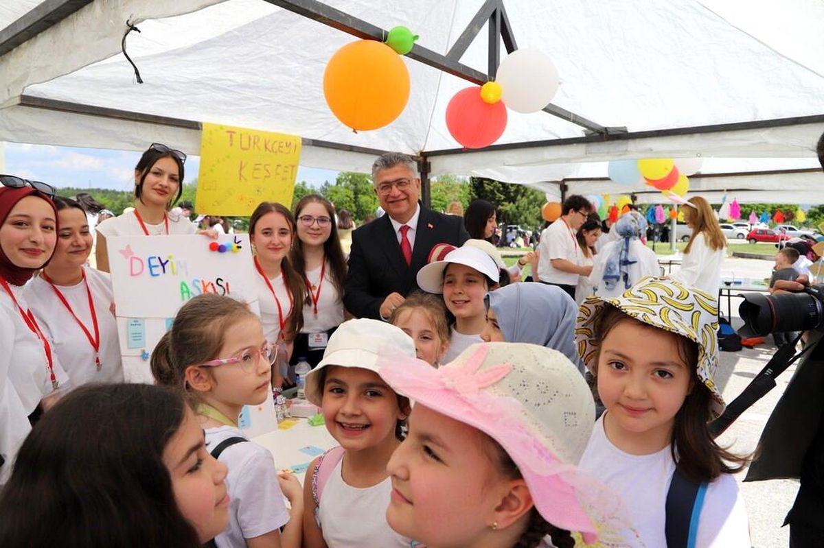 Kütahya'da Çocuk Şenliği coşkusu