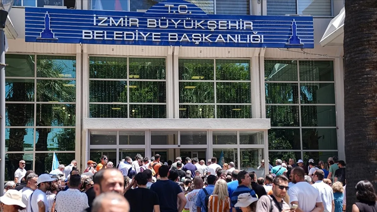 CHP'li İzmir Büyükşehir ve Konak belediyelerinde çifte istifa!