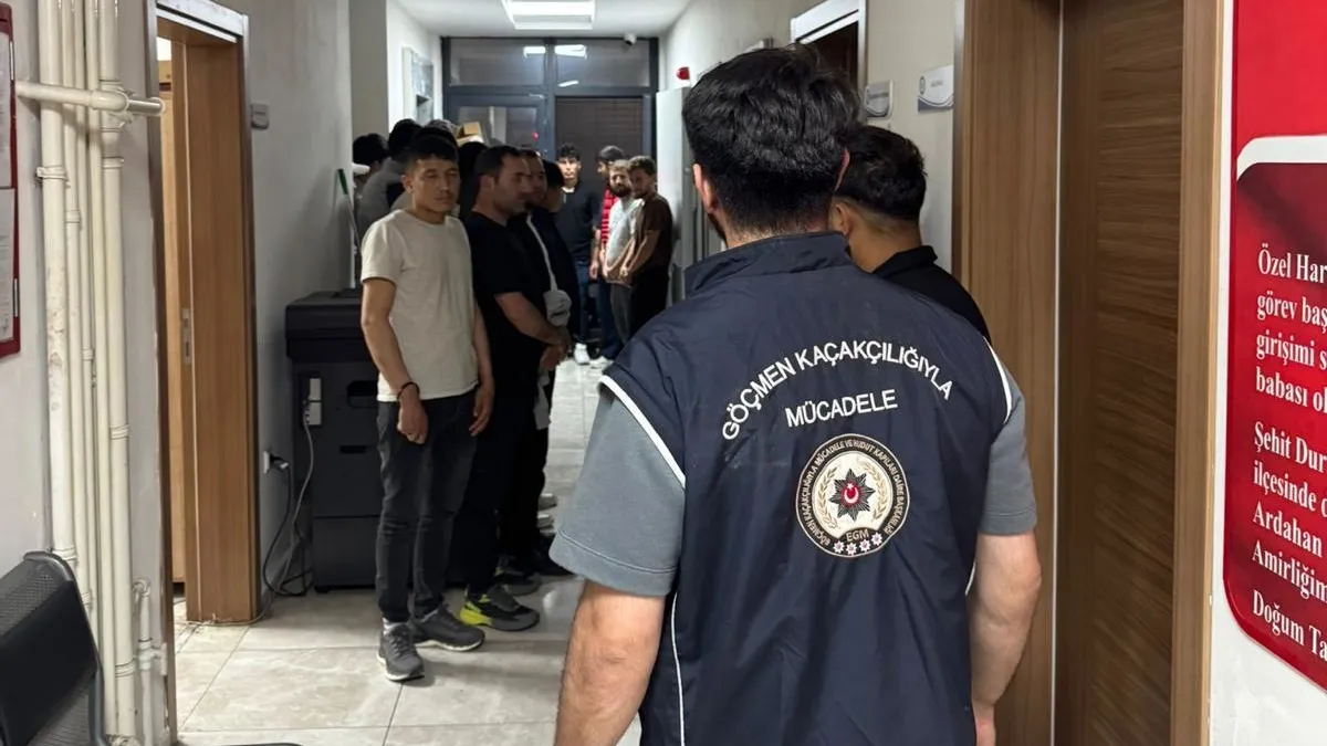 Artvin'de göçmen kaçakçılığı operasyonu: 56 kişi gözaltına alındı