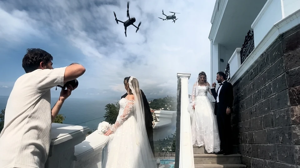 Rize sıcağına teknolojik çözüm: Fotoğrafçı çekimi bırakıp pervaneleri çalıştırdı!
