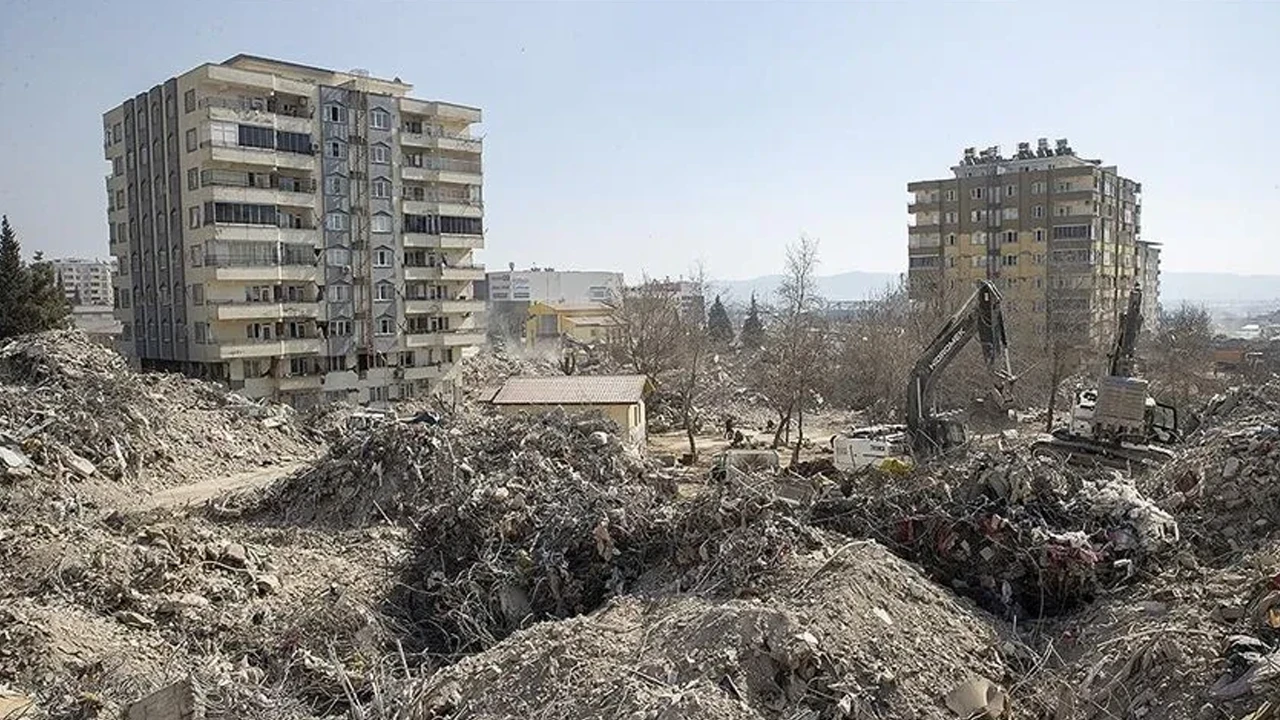 Depremde 123 Kişiye Mezar Olmuştu