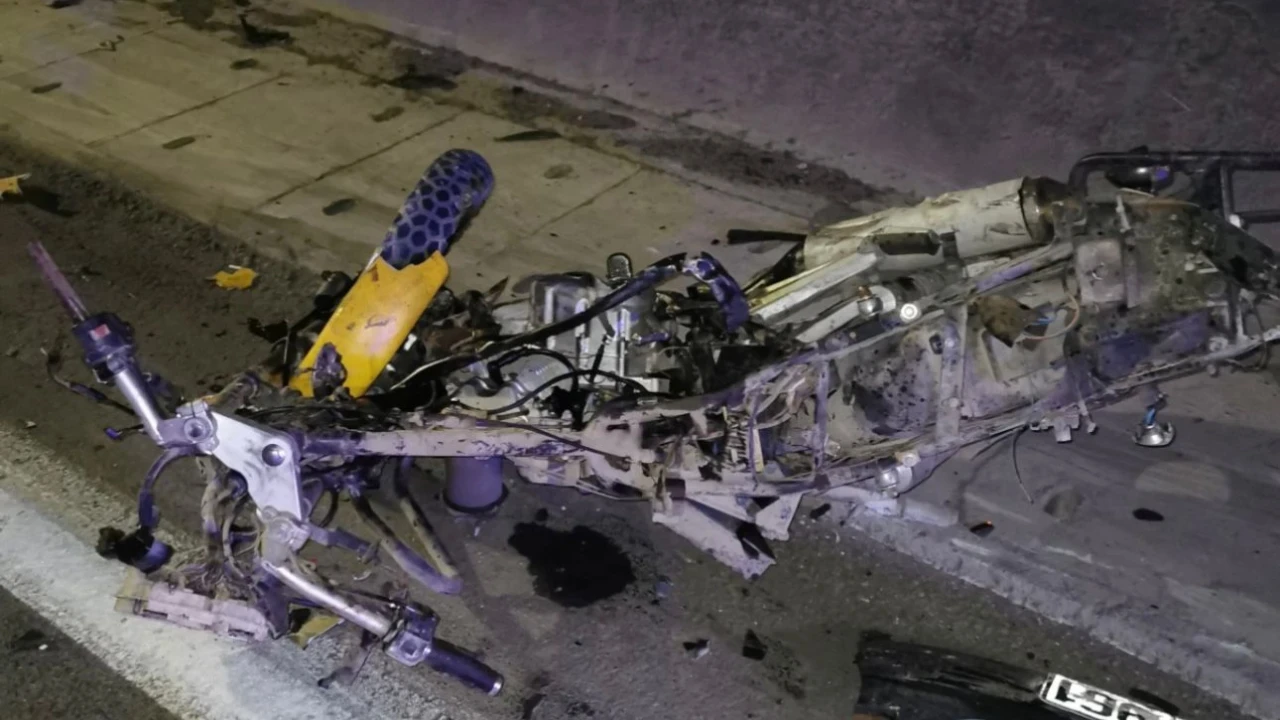 Tünelde otomobil ile motosiklet çarpıştı: 1 ölü, 2 yaralı