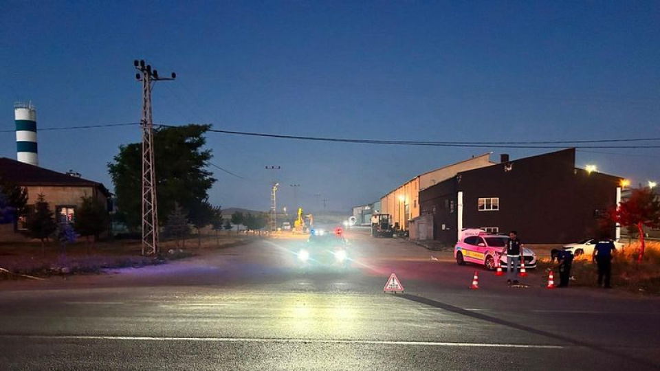 Kayseri'de kaza yapan sürücü kaçmaya çalıştı, çarptığı kişi öldü