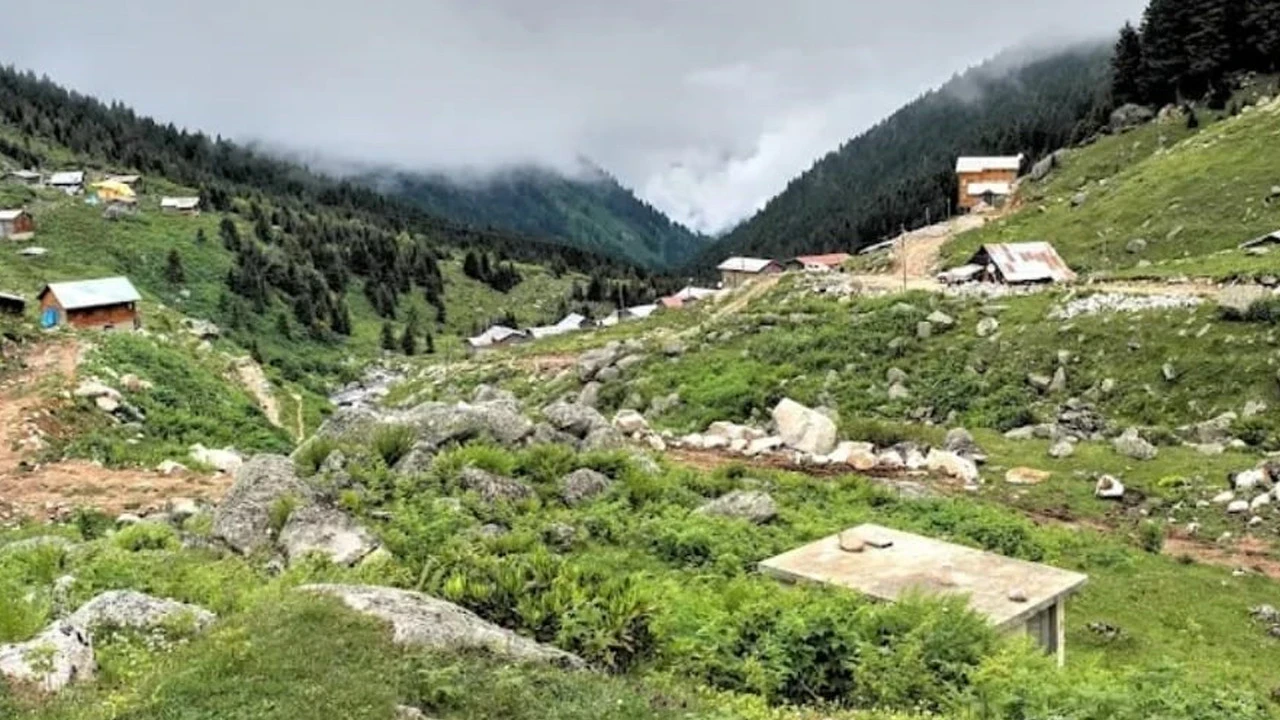 Fırtına Vadisi'nde nefes kesen takip: Jandarma kayıp turistleri buldu