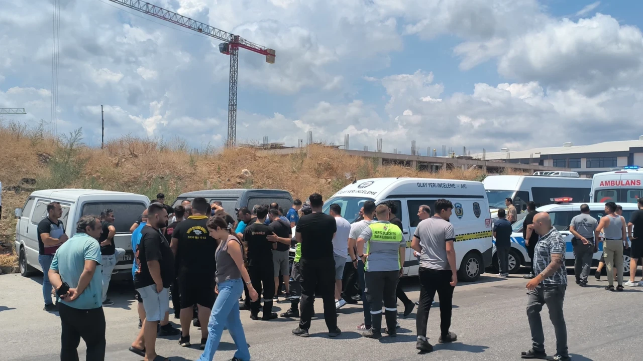 Park halindeki araçta ölü bulundu